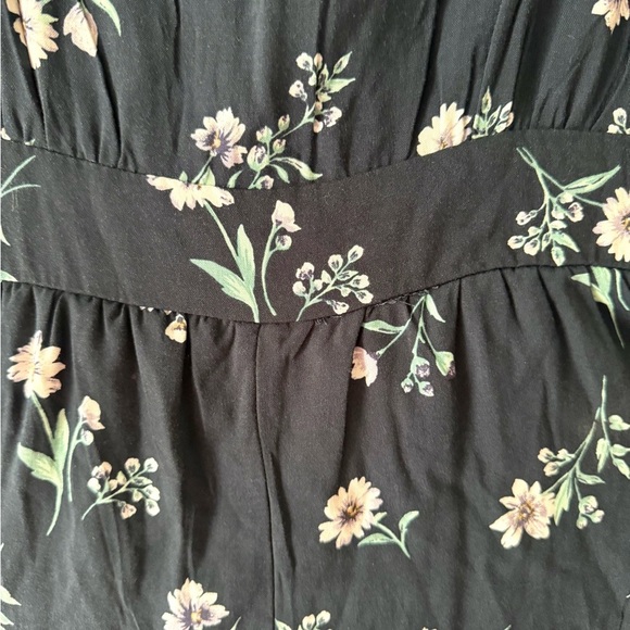 Active USA Floral Dress in Dark Green and White - Picture 4 of 8